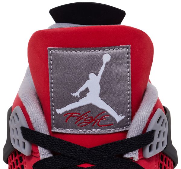 Air Jordan 4 Retro 'Toro Bravo' 2026